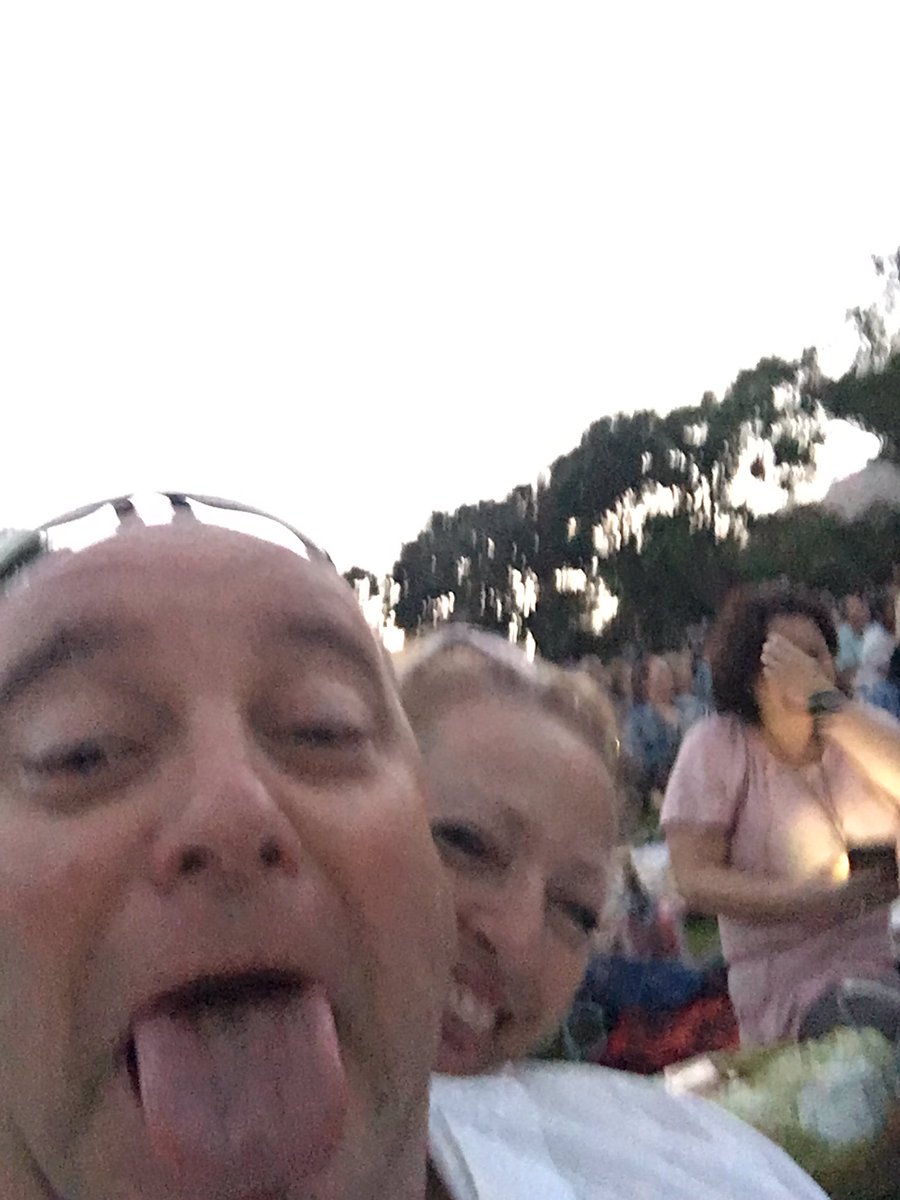 Abigail29's tweet photo. When you drop the bubbles on your phone #velvetropemcc #texas #kirstenbosch #capetown https://t.co/bdN1KR4cAq