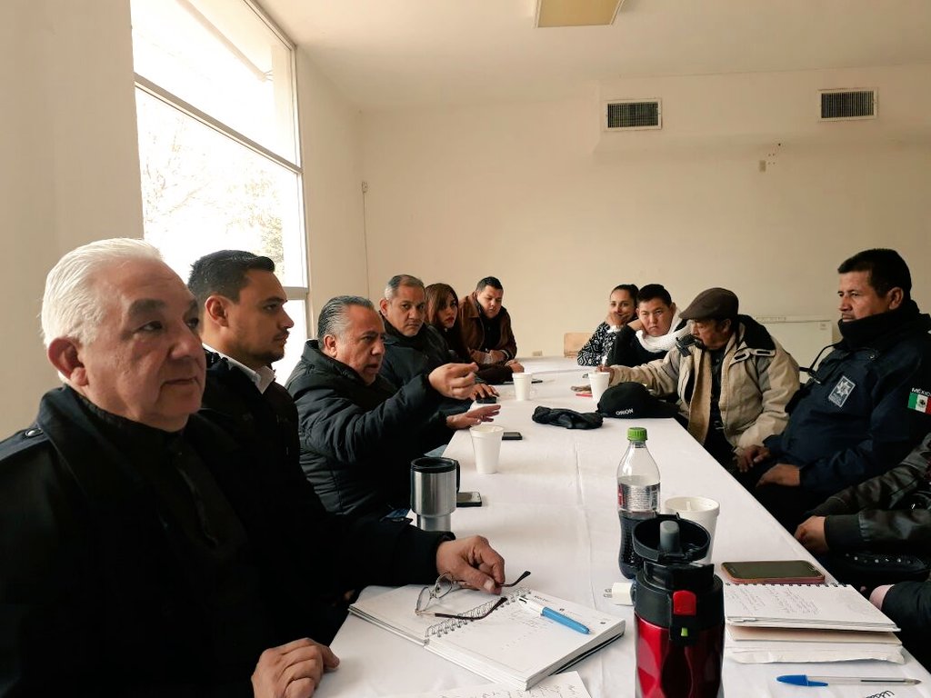 Servicios de salud (@servdesaludtorr) on Twitter photo 2a reunión operativa <a href="/DIF_Torreon/">DIF Torreón</a> albergue de la unidad deportiva Torreón <a href="/JorgeMoranD/">Jorge Luis Morán D.</a> @CabildoTor <a href="/RadioTorreon/">Radio Torreón 96.3 FM</a> 2a reunión operativa <a href="/DIF_Torreon/">DIF Torreón</a> albergue de la unidad deportiva Torreón <a href="/JorgeMoranD/">Jorge Luis Morán D.</a> @CabildoTor <a href="/RadioTorreon/">Radio Torreón 96.3 FM</a>