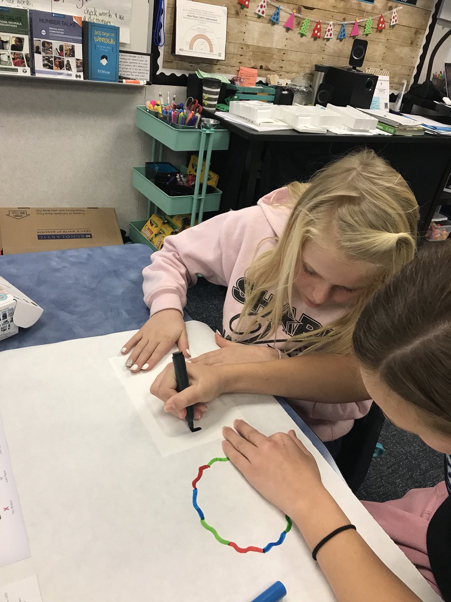 mnoland6th's tweet photo. #HUSDcodes graph paper programming, ozobots with markers, and https://t.co/uQJx0yepnF https://t.co/VX4rHLiPWw