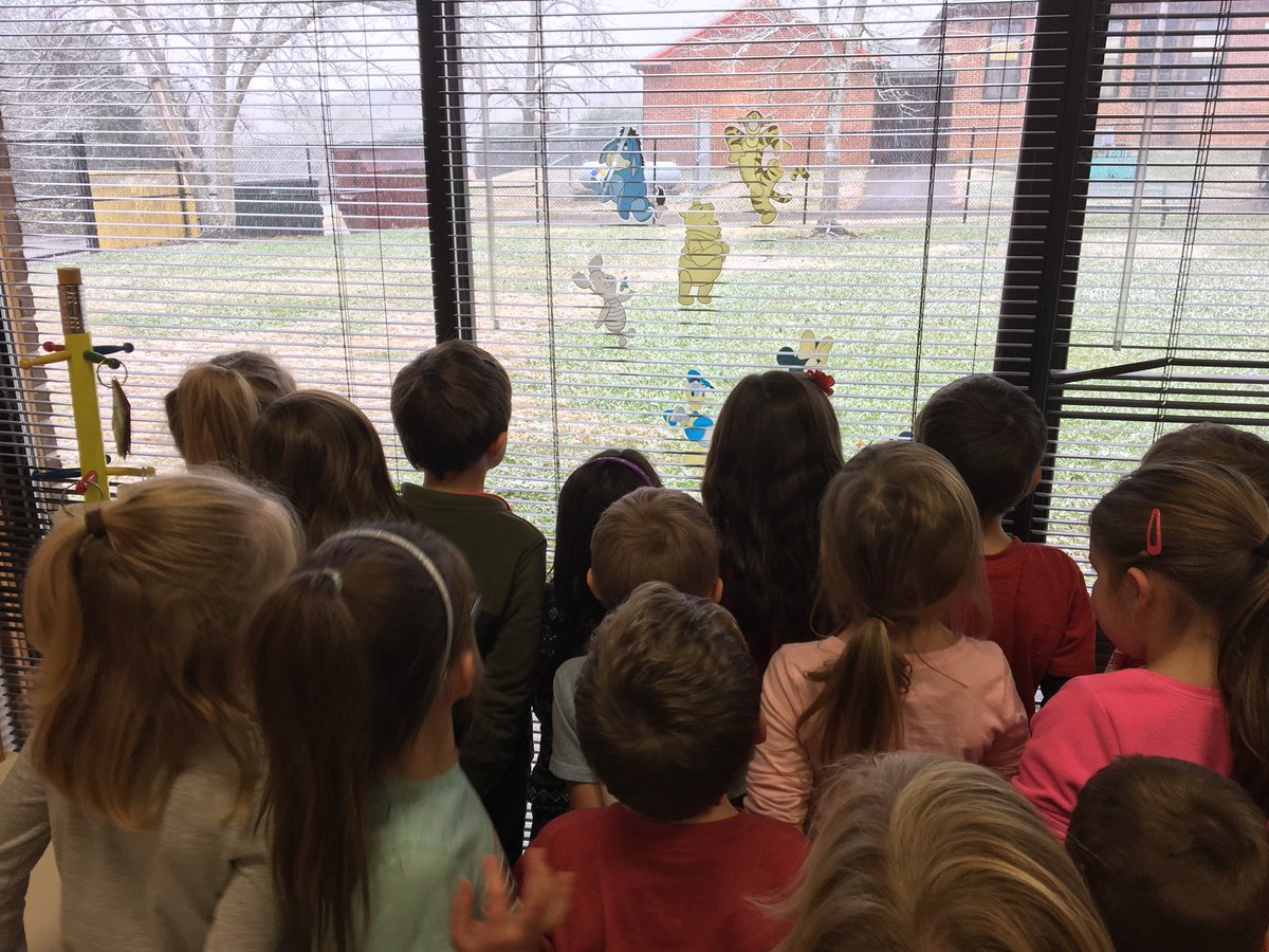bk_kindergarten's tweet photo. Kindergarteners are “SNOW” excited about the weather!! @BonnyKateElem #bkroars #onesaid”it’s blizzard” https://t.co/3UVOBjKjqr