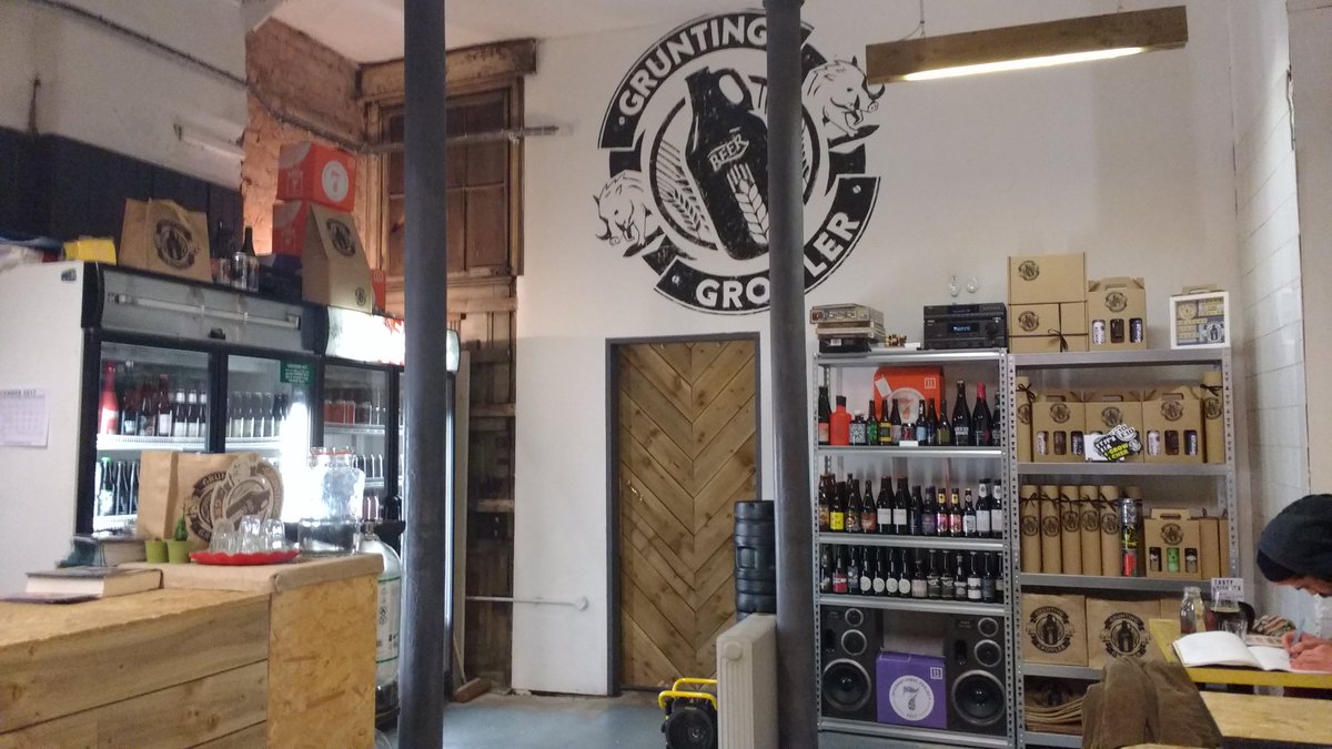 OtleyPubClub's tweet photo. Checking out the #craftbars of #Glasgow Nice! https://t.co/I2yGKzkd09