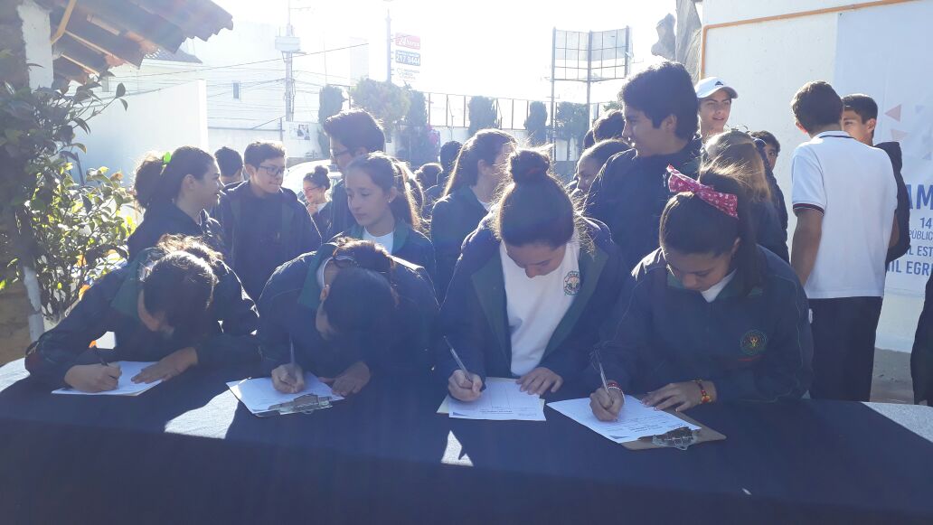CorbuseMetepec's tweet photo. Pueden colaborar en nuestro #GalletónCorbuse2017 trayendo mantequilla y arándanos. https://t.co/JI6l30BwLU