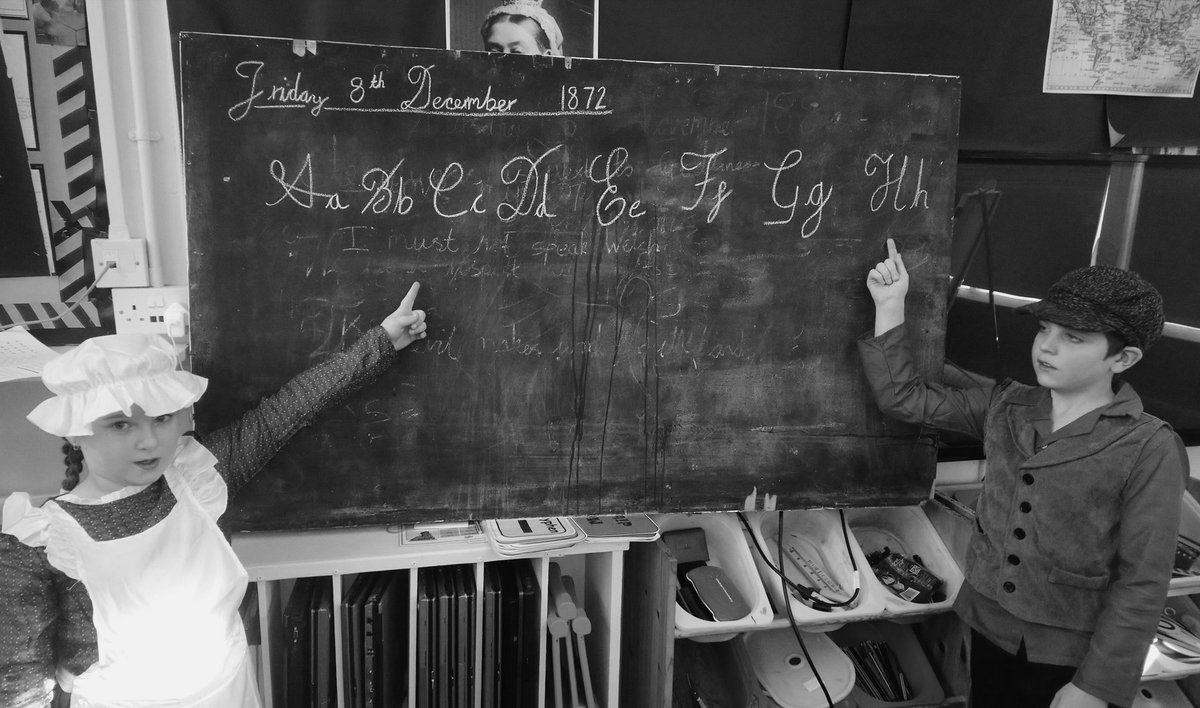 CraigfelenP's tweet photo. We did handwriting and played Victorian games! #cfp56 #cfphis https://t.co/fmBFpNkAcM