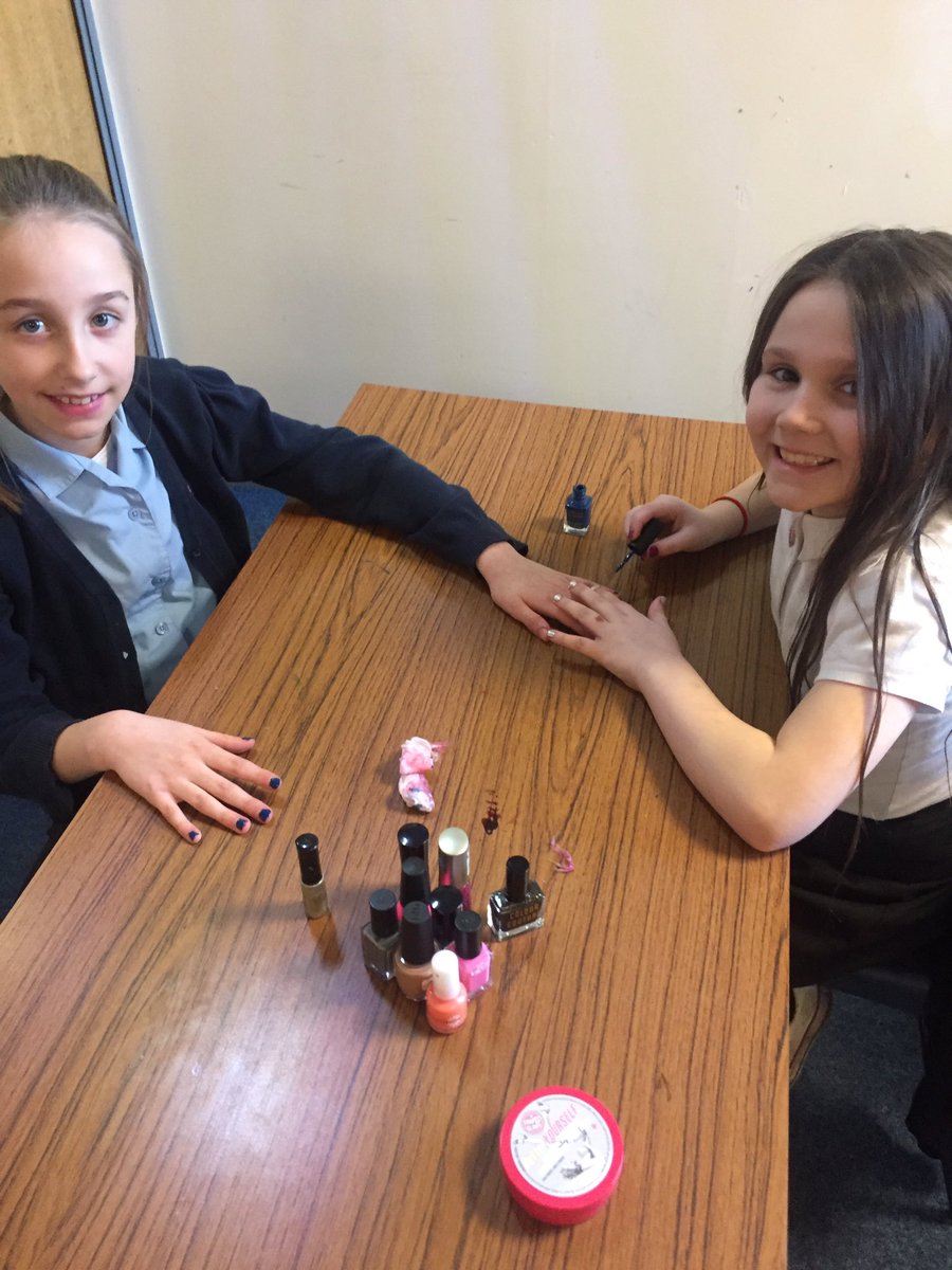 PetersburnPS's tweet photo. Lots of happy customers at Mrs McLean's Golden Time Spa! #nails #handmassage #goldenreward https://t.co/g6JlByRlt0
