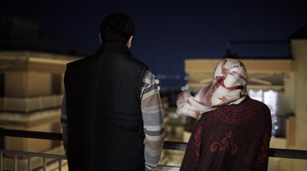 As #Erdogan tours #Greece, <a href="/d_tosidis/">Dimitris Tosidis</a> and I spoke to a political activist who is studying in #Thessaloniki, and to two #Gulen supporters who've asked for political asylum. For <a href="/dwnews/">DW News</a>  p.dw.com/p/2p0gu?tw 

Photo credits: <a href="/d_tosidis/">Dimitris Tosidis</a> / <a href="/dwnews/">DW News</a> 

#refugeesGR