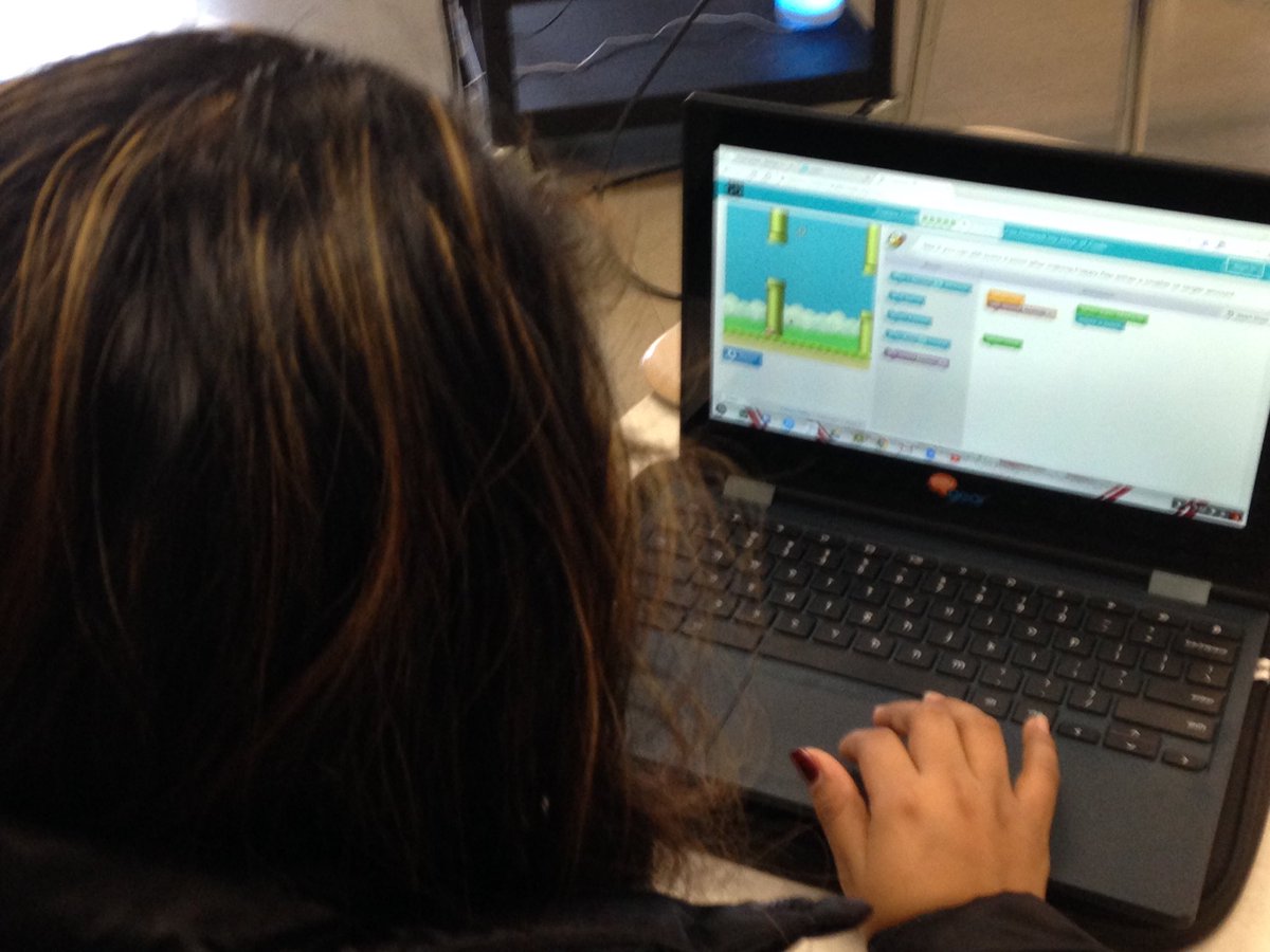 s_roozeboom's tweet image. Celebrating #anhourofcode @walthamhs ! The ss are making their own Flappy Bird game! So easy and fun!