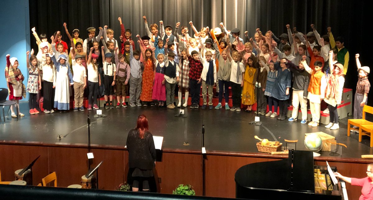 PHSLSiLab's tweet photo. WOW! What an incredible program with our talented 4th graders! It was a true cultural delight, as we heard musical selections from all over the world! @PemHillSchool #phstoday #musicistheuniversallanguage https://t.co/6V27mOBVcn