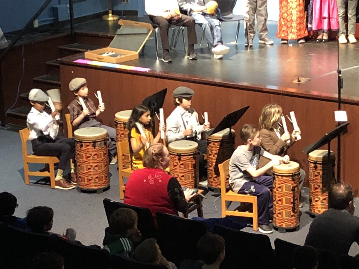PHSLSiLab's tweet photo. WOW! What an incredible program with our talented 4th graders! It was a true cultural delight, as we heard musical selections from all over the world! @PemHillSchool #phstoday #musicistheuniversallanguage https://t.co/6V27mOBVcn