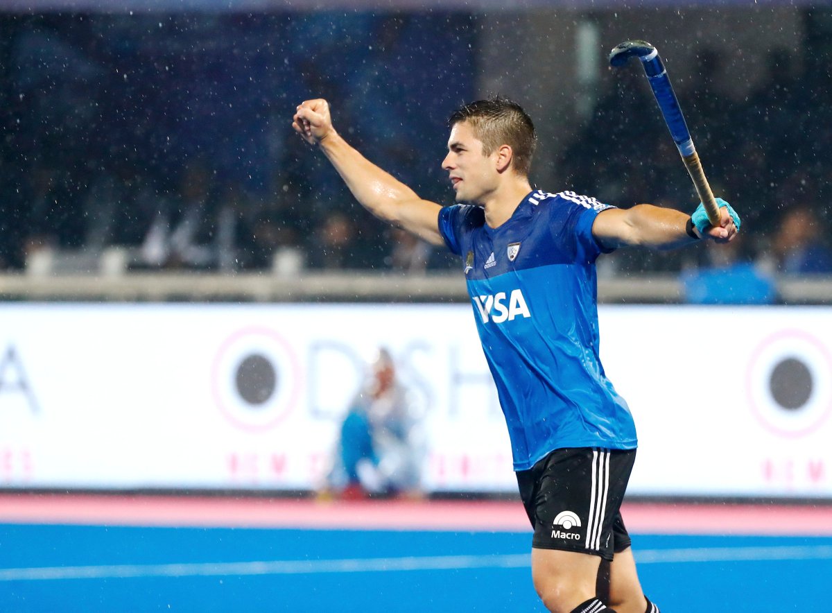 FIH_Hockey's tweet image. This man separates @ArgFieldHockey from @TheHockeyIndia at the moment! 
IND 0 ARG 1 at the Odisha #HWL2017 in Bhubaneswar! 
Are you watching? 
Broadcasters: bit.ly/2BundSR 
youtube.com/fihockey 
📸 @FFUWSP /FIH