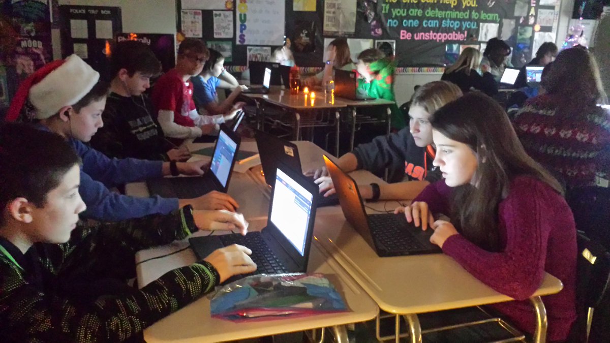 teachergirl934's tweet image. Coding by Candlelight in 7th grade! #PowerofCodeOCS @CWSMS_STEM @OrangeCoSchools