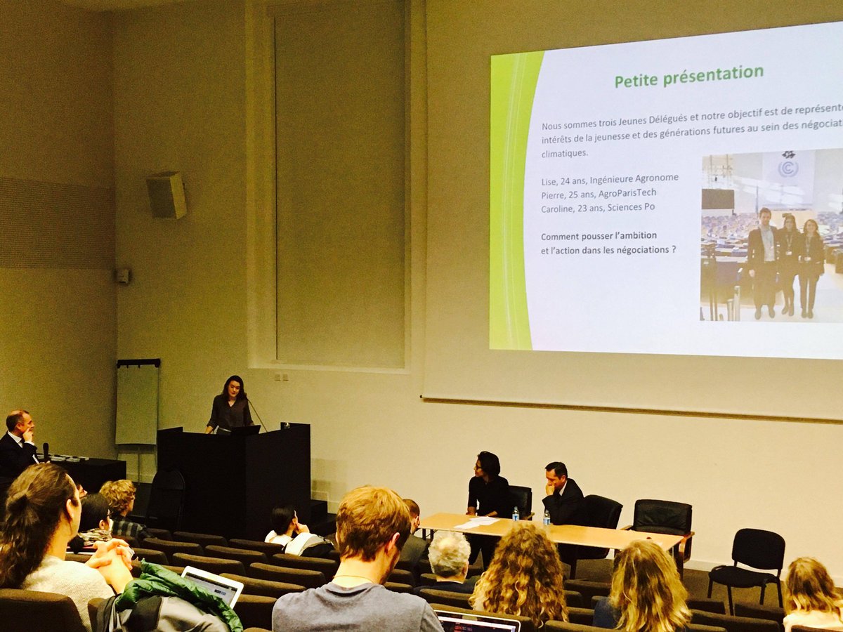 JDelegues's tweet photo. Caroline a présenté les Jeunes Délégués à l'évènement de recherche Politics of the Earth, en présence de @AudreyPulvar de la @FondationNH et E.Scotto de @fondationakuo  Important rôle de la science pour inspirer la société civile, et de celle-ci pour sensibiliser. @COPinMyCity https://t.co/A1DHAzwCtL
