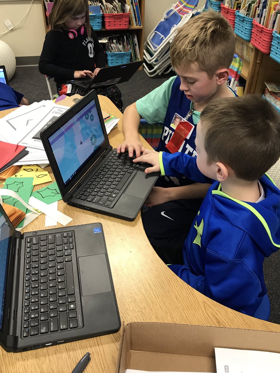 ges_kholdsworth's tweet image. Hour of Code in full swing at GES! Santa Tracker and coding design of snowflake #problemsoving #geniuses