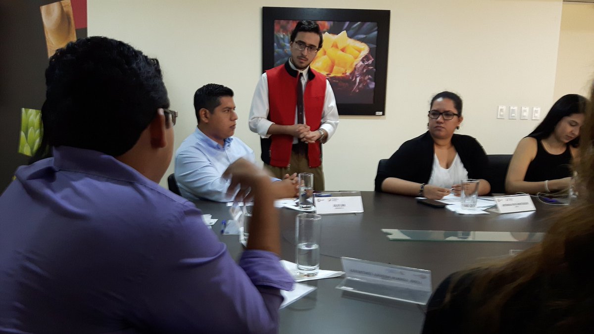 Marca_Ecuador's tweet photo. Licenciatarios #MarcaPaís reciben capacitación sobre #e-commerce y #SocialMedia impartida por #DatafastEc y @TradeEcuador https://t.co/0cW0iDxCEZ