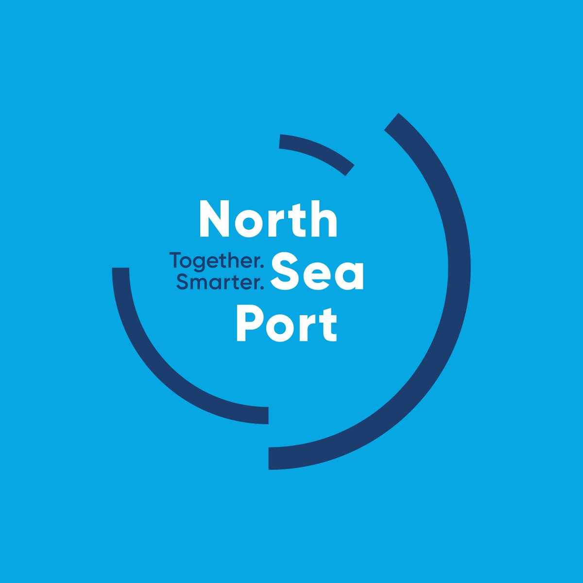 'North Sea Port' nieuwe naam fusiehaven #Gent &amp; Zeeland.  Enthousiast! Fier! Met blik op de wereld, vol ambitie, voor een hechte haven in het hart van Europa. Samen sterker. Slim vooruit. <a href="/HavenGent/">havennn</a> @Zeelandseaports <a href="/northseaport/">North Sea Port</a>