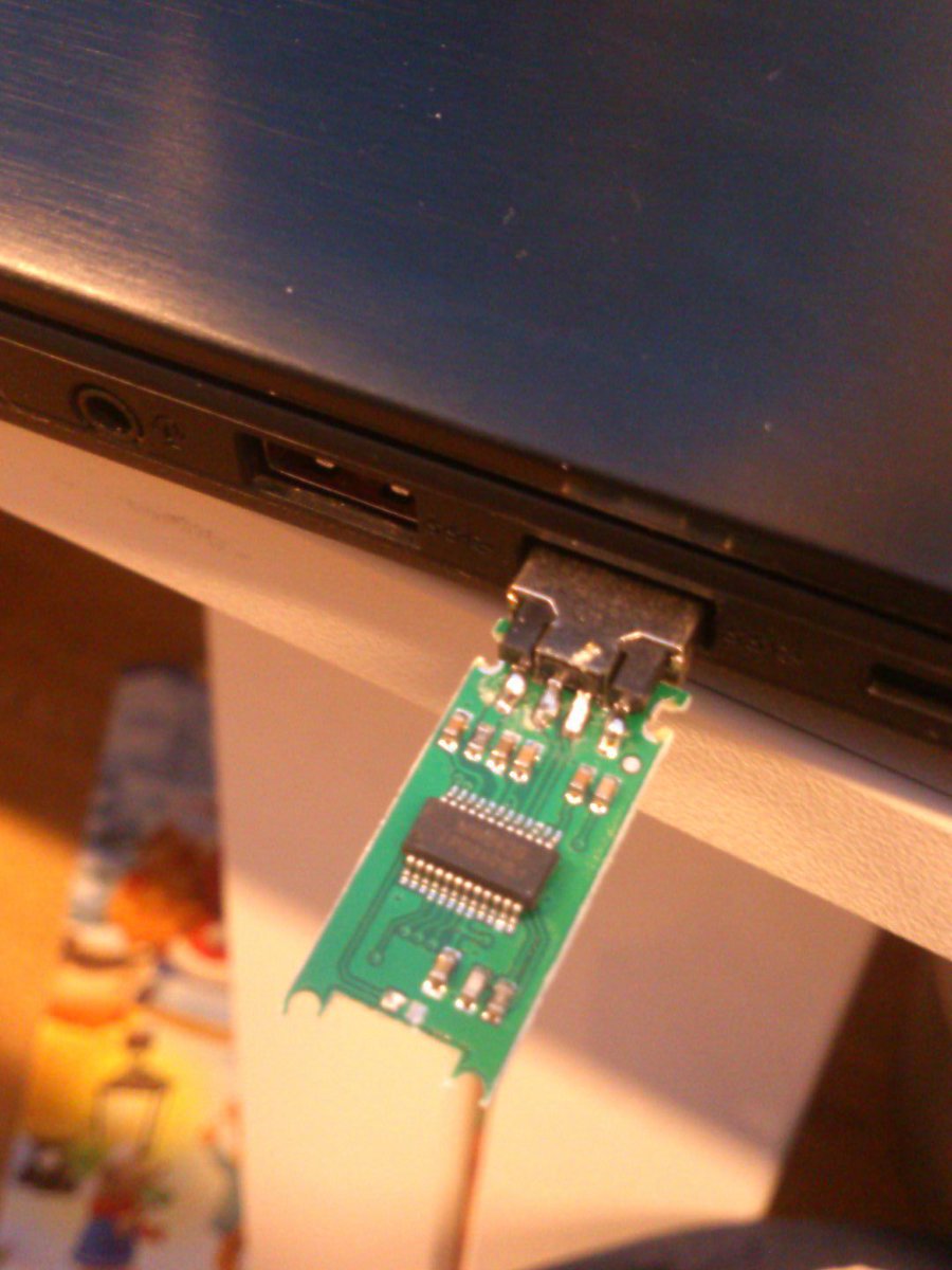 Today I got to solder as part of my data recovery effort! Managed to get all the data out of this broken usb stick. I should solder more...