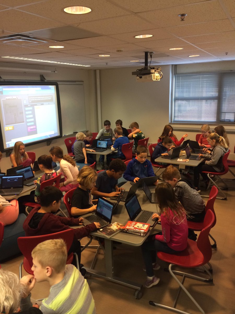 normandalemedia's tweet photo. Students at Normandale doing #hourofcode #IamEPS https://t.co/itzgytivZ6