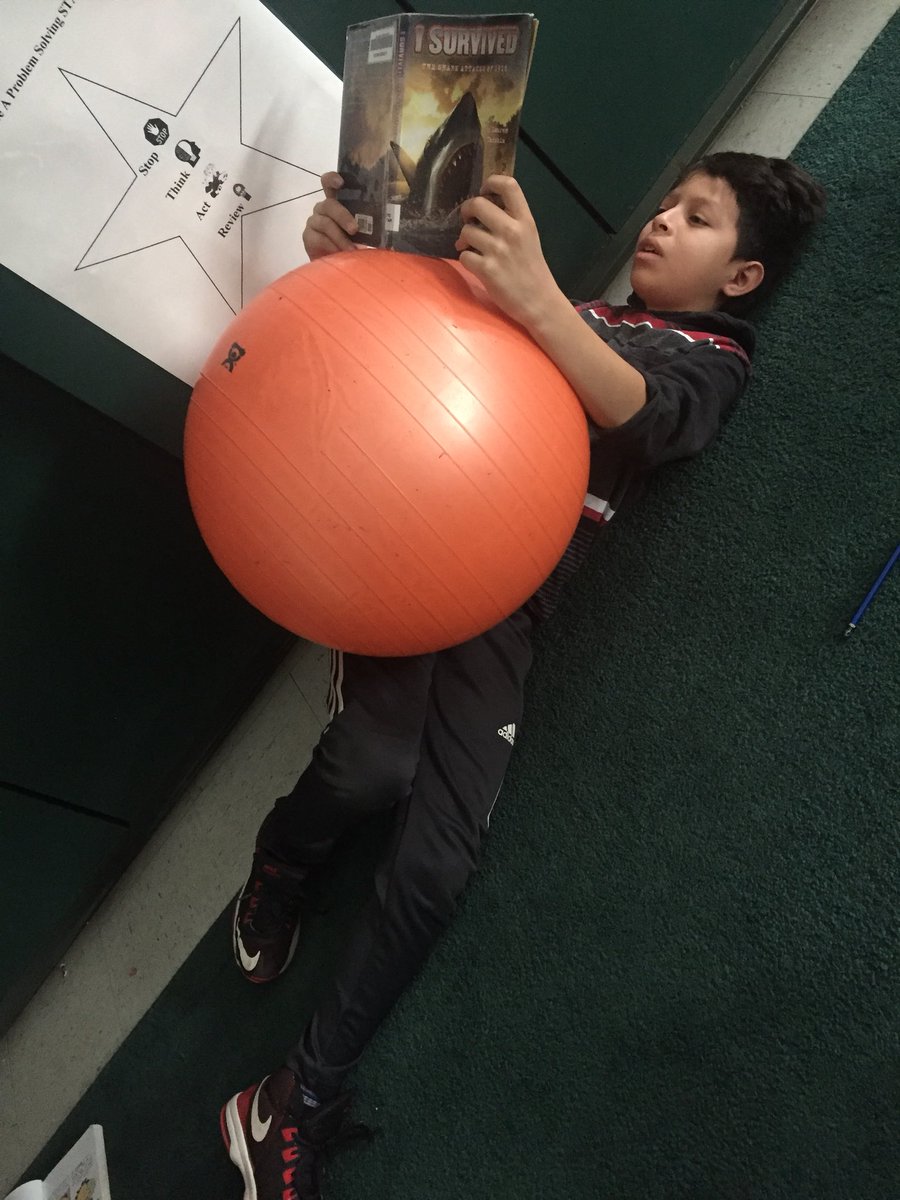 msgarcia205's tweet photo. which way looks the most comfortable? #stabilityballs #aslongasyourecomfy #O_Braves https://t.co/m2eOlE40d7