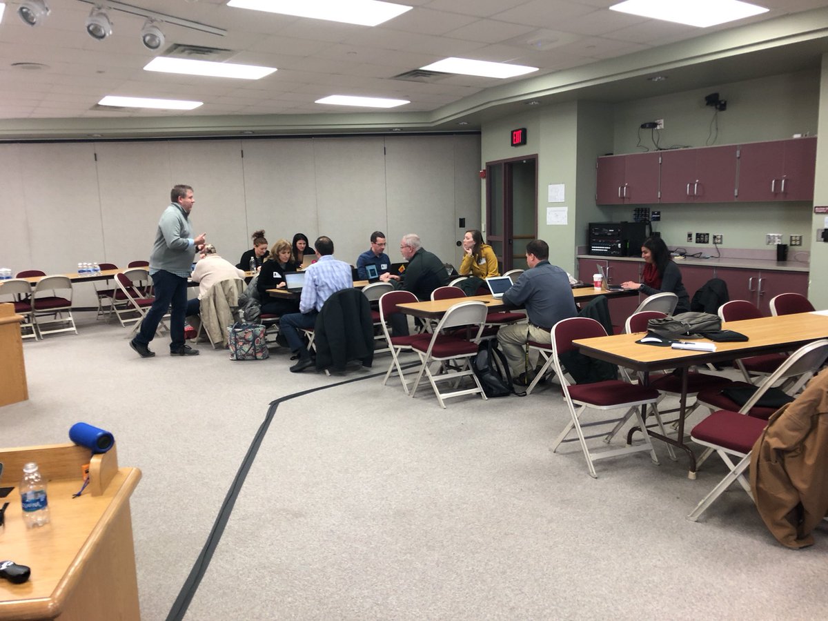 FeketeEDU's tweet image. #DuPageTech @WickedEdTech @MrsWilsonNV leading some PD to create a Future Ready meme with DuPage tech facilitators.