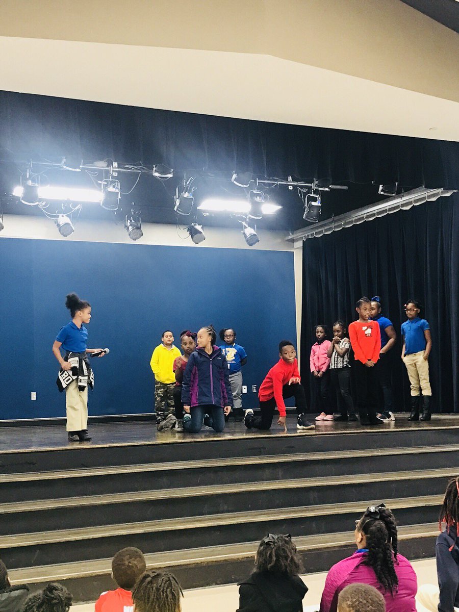 JECEMagnet's tweet photo. 3rd grade presenting Organisms and Environments. Thanks @AlleyECE #StagingSTEM!! @houartsaccess @HouArtsPartners https://t.co/jjoxnly5HP
