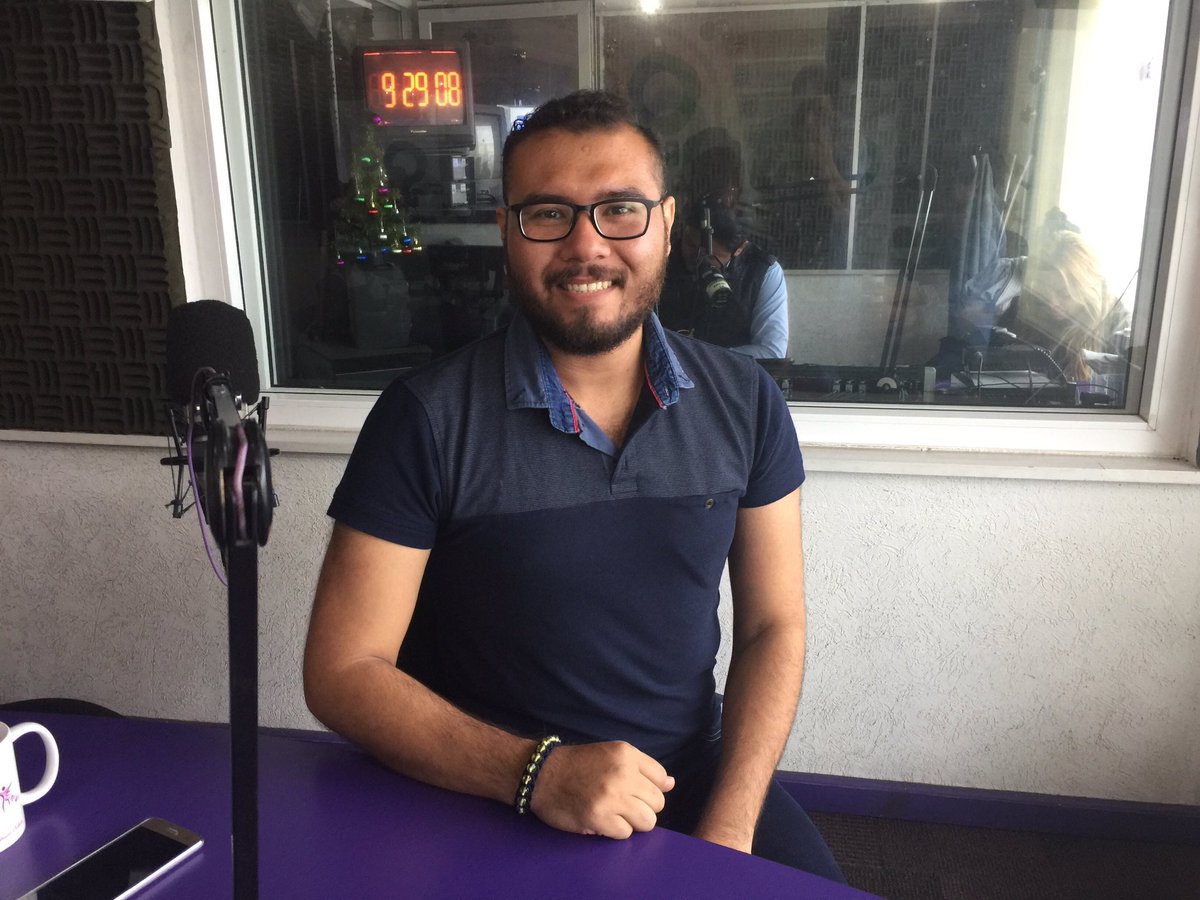 RadioEnVozAlta's tweet photo. Este viernes platicamos sobre Los Derechos Humanos, nos acompaña el maestro Sergio Morales. #RadioChiapas https://t.co/X47H7Z4fMs
