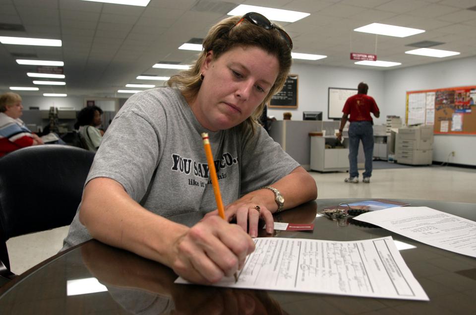 Forbes's tweet photo. November payrolls add 228,000 jobs as salaries show meager growth https://t.co/I0YsdGHRLe #JobsReport https://t.co/A3cRQ5CJYa