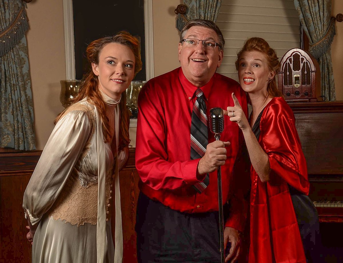 HSPlayhouse's tweet photo. America's favorite Christmas story, It's a Wonderful Life, is now on stage at the High Springs Playhouse. Get your tickets for this weekend, https://t.co/nW5cTDHsQJ https://t.co/MGLgW2cuEo