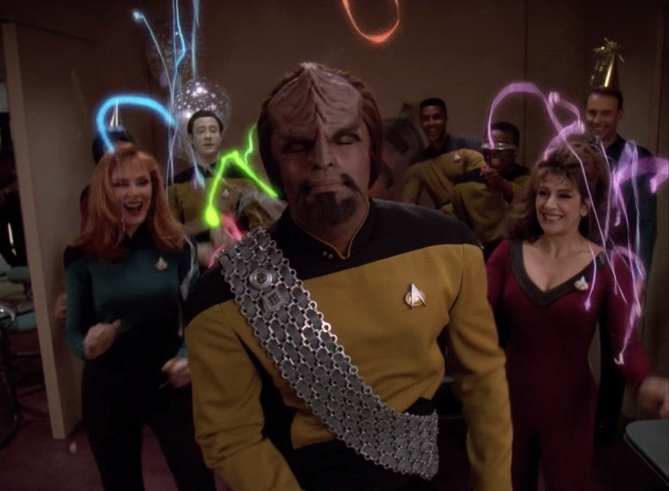 Wir trinken ein Glas Pflaumensaft auf unseren Lieblings-Klingonen ... Happy Birthday Michael Dorn ! 