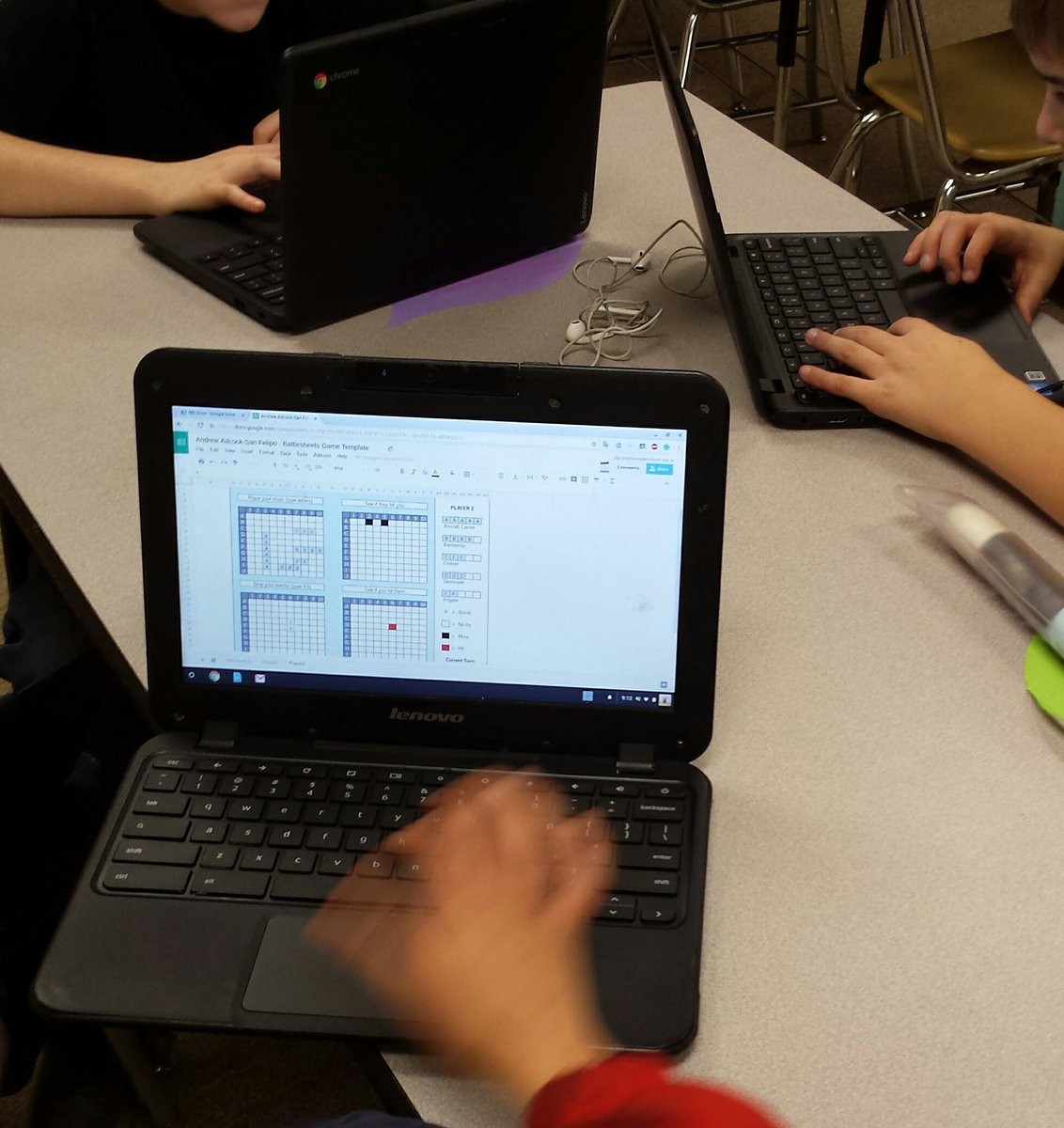 mrsfoght's tweet image. Students playing Battle Sheets and learning algorithms thanks to Control Alt. Achieve @ericcurts @MontelloSD247 @MontelloFLCS #flcsengage #msdcs.
