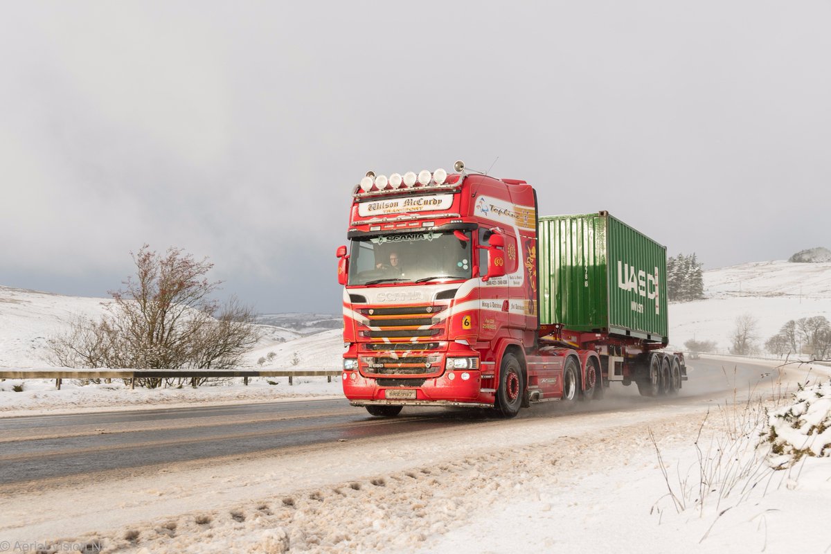 aerialvisionni's tweet image. Nothing stops the Truckers on the Glenshane Pass this morning as they make head way between the heavy Snow Showers @barrabest @angie_weather @WeatherCee @geoff_maskell @newslineweather @frank_broadcast