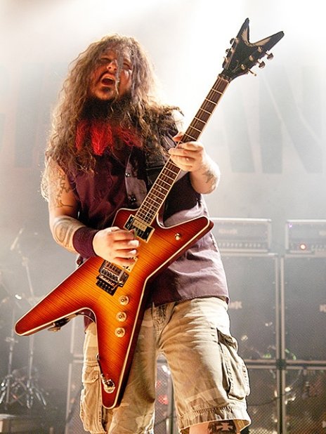 También un 8 de diciembre otro gran artista fue asesinado por un fan loco. Gracias por los buenos momentos, Dimebag.