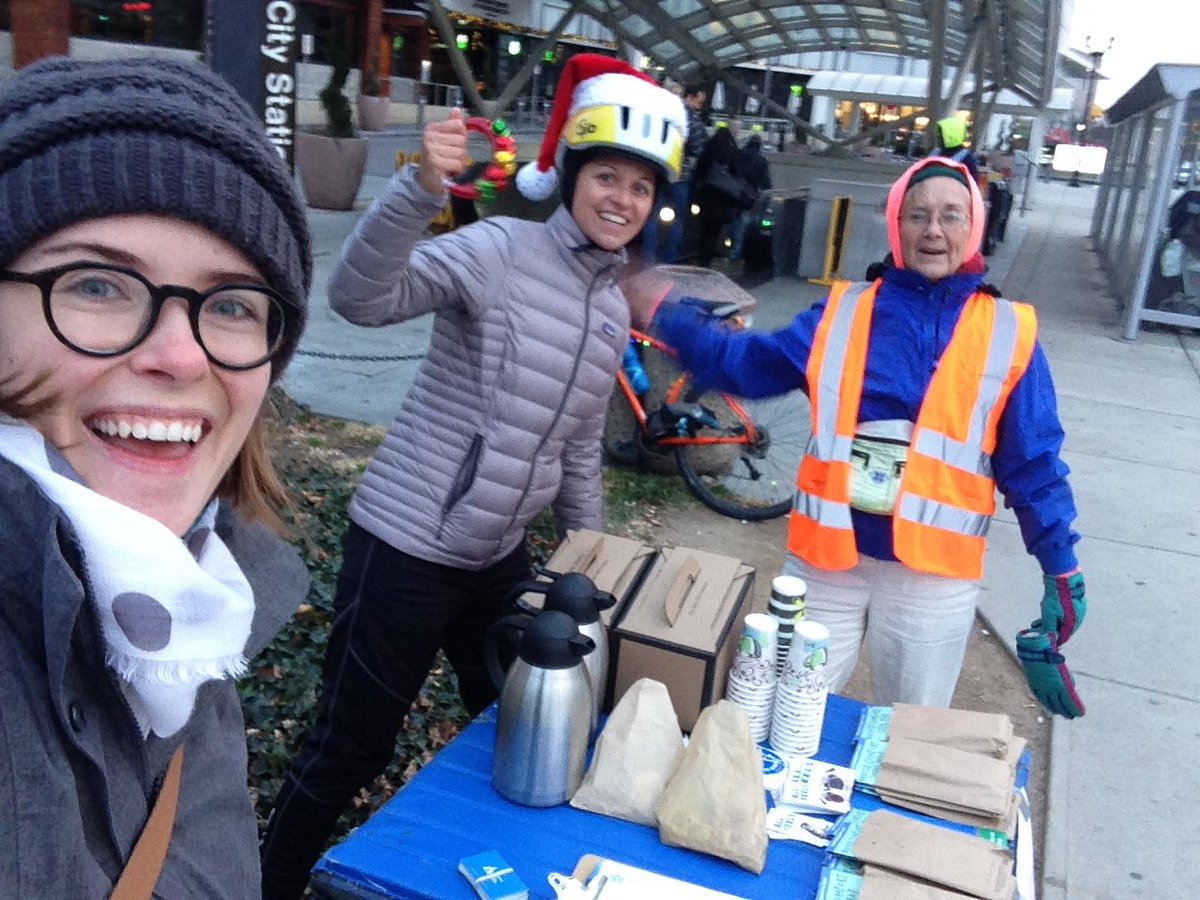 ArlingtonPAL's tweet photo. Yay transit users! You deserve a free coffee ❤️@arlingtonva @BikeArlington @ArlingtonDTS #BEaPAL #arlingtonva https://t.co/3MGnW6M4Dr