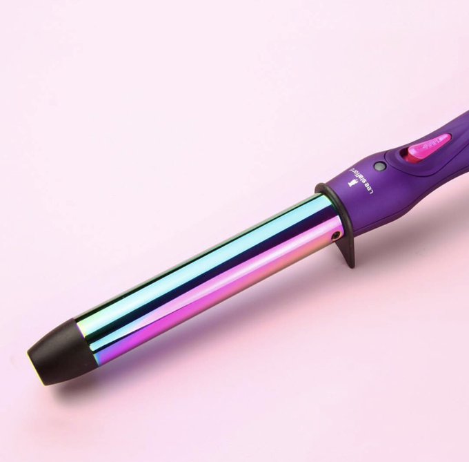 Big n Bouncy curls using #LeeStafford Rainbow Shine Wand + Heat Protection and brushed out 💁🏼&zwj;♀️ #RainbowShine<a href="/tag/leestafford"class="tags">#LeeStafford</a><a href="/tag/hair"class="tags"><span>#hair</span></a><a href="/tag/curls"class="tags"><span>#curls</span></a><a href="/tag/blonde"class="tags"><span>#blonde</span></a><a href="/tag/rainbowshine"class="tags"><span>#rainbowshine</span></a><a href="/tag/heatprotection"class="tags"><span>#heatprotection</span></a>