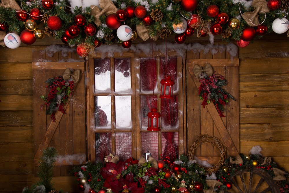 AccentShutter's tweet image. How do you decorate your shutters for the holiday season? Share your pictures with us using #holidayshutters!