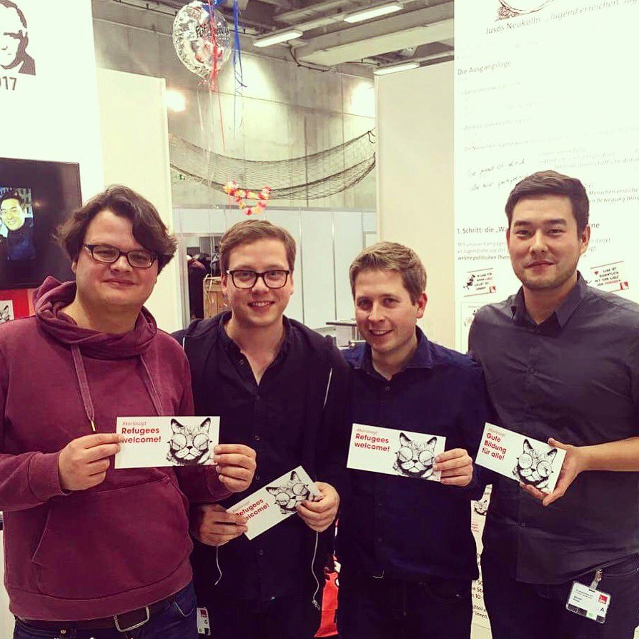 Karla goes Bundesebene - Danke für die Unterstützung unserer Bewerbung für den @droescherpreis, lieber @KuehniKev und <a href="/dchoinovski/">Daniel Choinovski</a>! Morgen werden die Preisträger*innen bekanntgegeben #spdbpt17 #karlasagt #wasbewegtdich <a href="/jusos/">Jusos in der SPD</a>