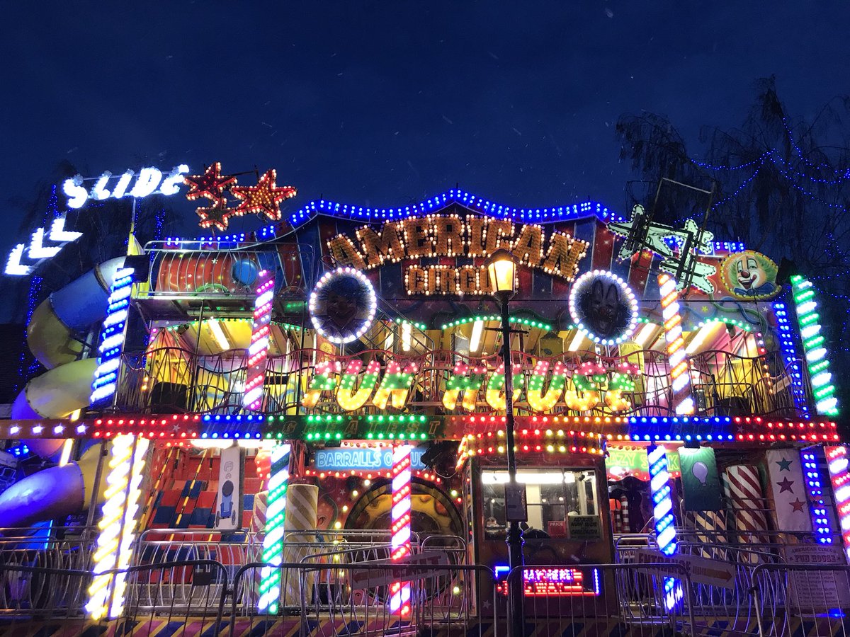 SUA_online's tweet image. The fun fair part of this weekend’s market is looking fab!