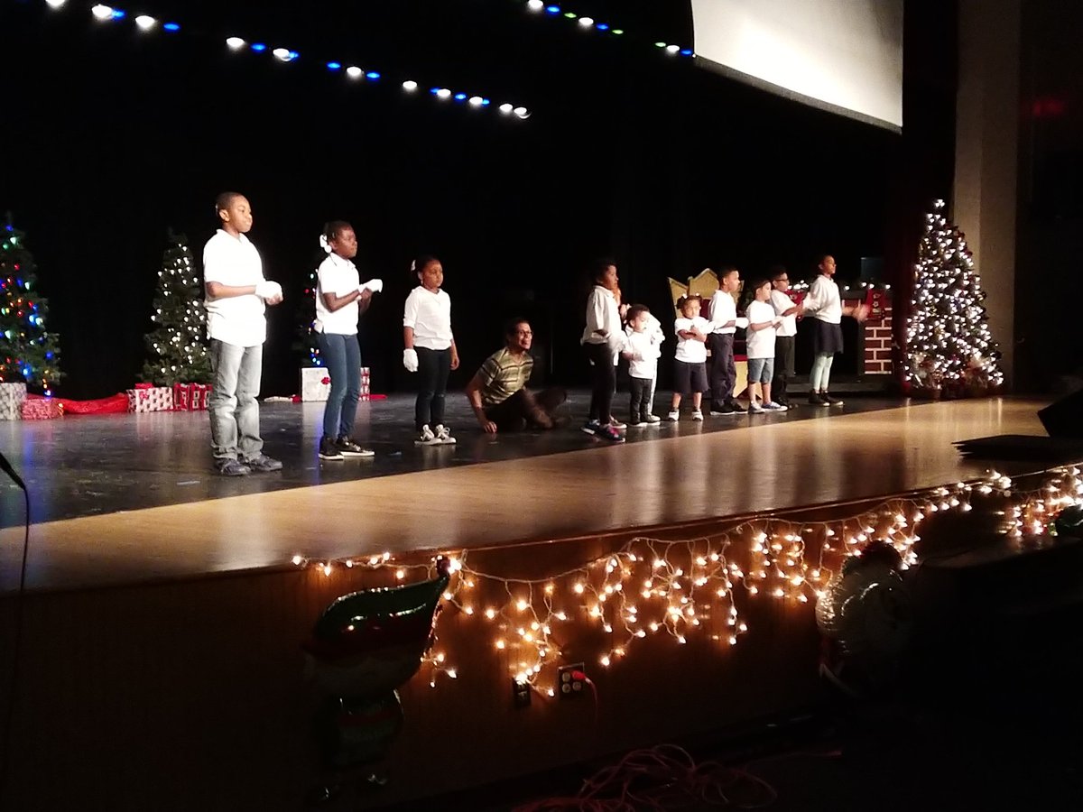 Check out those <a href="/CannellaElem/">Cannella Elementary</a> Comets performing the classic (and great) "Man in the Mirror!" <a href="/MattHoffHCPS/">Matthew Hoff, Ed.D.</a> #hcpsproud #deafjam17