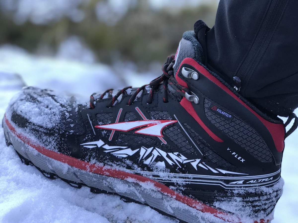 PoltiVMaltaU19's tweet photo. Poniendo a prueba el material @Polartec #neoshell #polartec #madewithpolartec #impossiblemadepossible #thescienceoffabric @AltraRunning #trainingcamp #fundcontateam #quererespoder https://t.co/LvTtKXX0hS