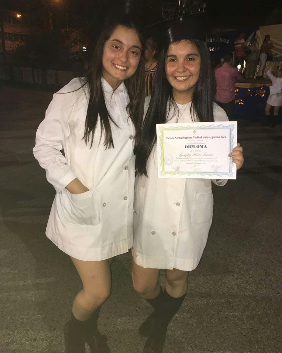 tamygonzalez21's tweet image. Le agradezco a Dios por haberlas puesto en mi camino💕Siempre juntas #pemo💕 
Se terminó😥 egresados 2017🎓