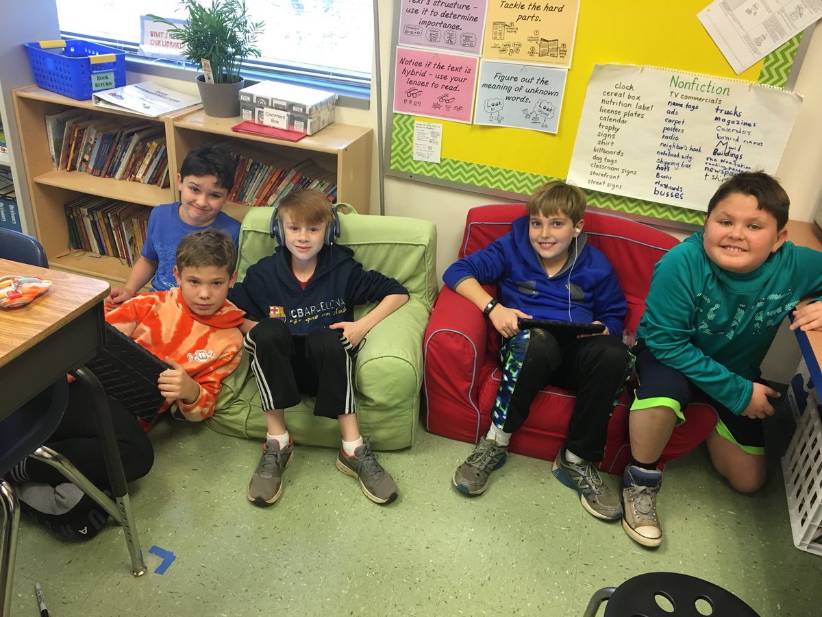 mra147a's tweet image. #TuckahoeRocks #HourofCode in 4th grade! “We can work together to figure this out!” #codingbuddies #APScodes #ITCcode #techlaboration
