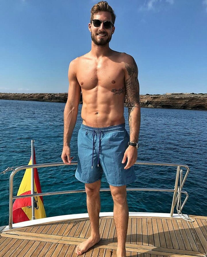 KevinTrappPriv's tweet photo. 🌊 https://t.co/1tnrwNHcn1