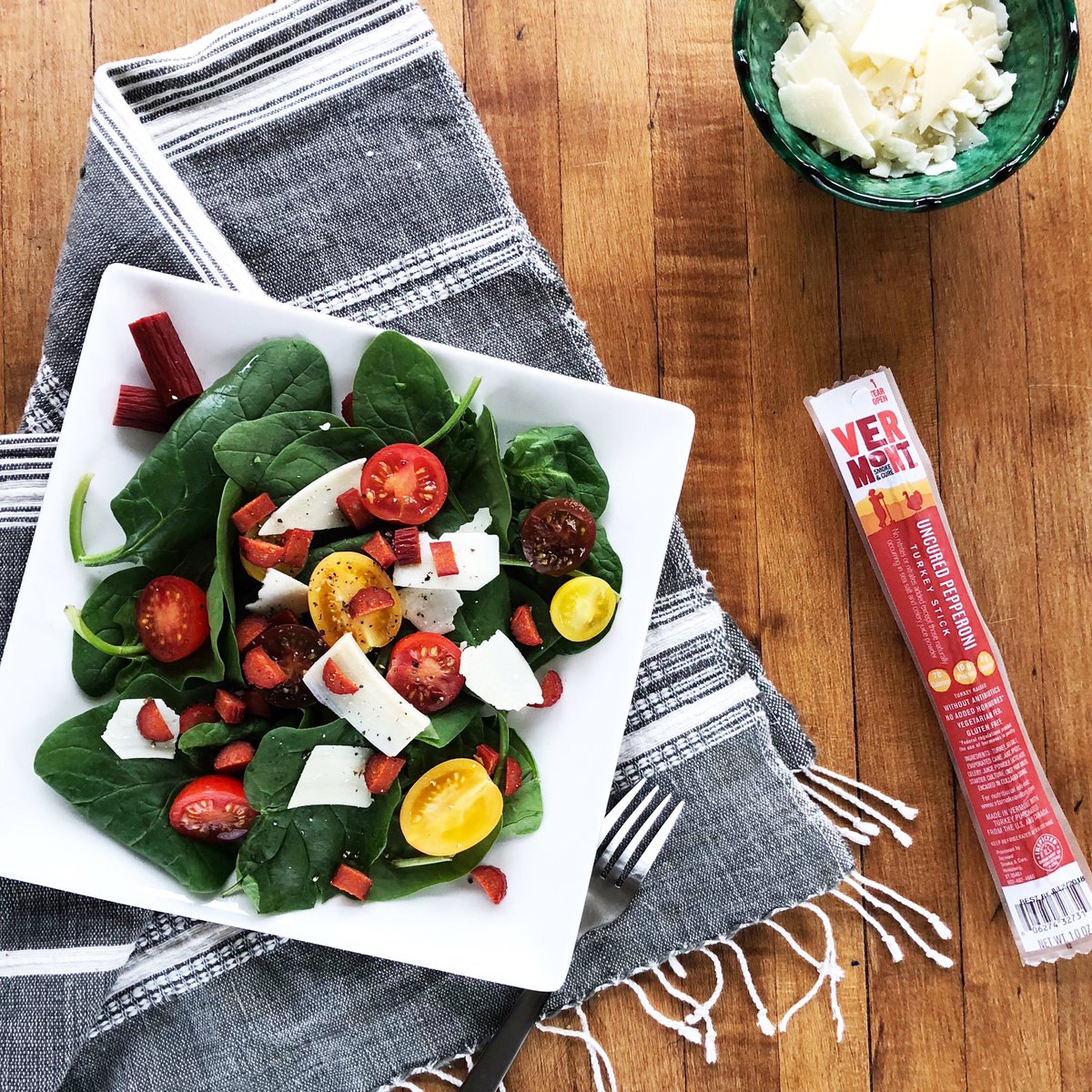 VTsmoke's tweet photo. Super simple Italian night. Looks a little like a salad, but if you tell them it’s #SnackDinner and let them build it themselves from fun-looking bowls, your kids might actually eat it. And it will definitely take you less than 5 minutes. #12DaysOfSnackDinner https://t.co/nciWIpdG5j