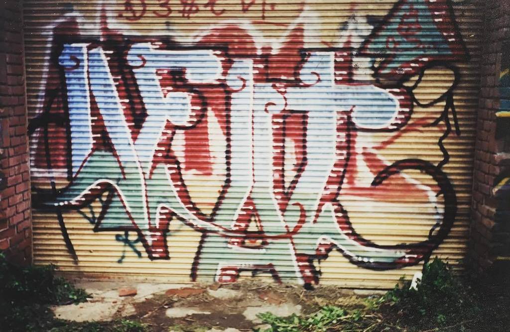 spraystreet's tweet photo. Deat .
#sanfrancisco #sf #sanfran #sfgraffiti #sfgraff #graffiti #graf #hardcopies #spraystreet #sprayst #artcrimes https://t.co/bBpF167Uq5