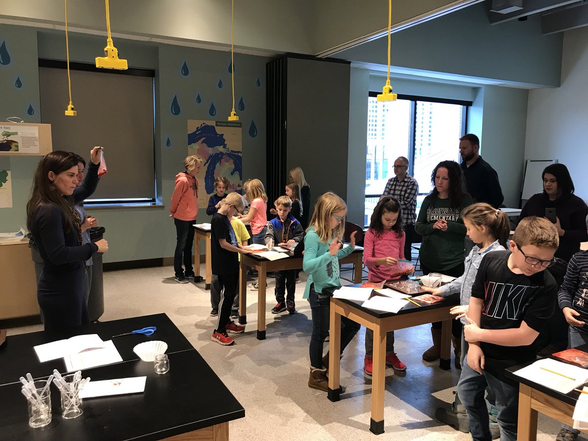 JenisonACT's tweet photo. 3rd grade ACT Ss are having a blast today!!! Extracting DNA from strawberries!! π #JenisonACT https://t.co/DD1oz0IuFD
