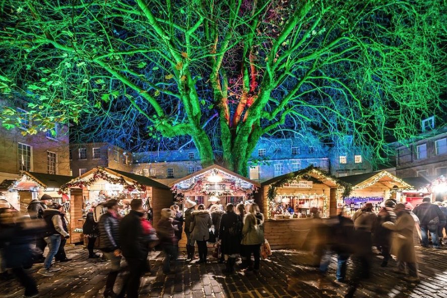 It's the final weekend of the <a href="/BathXmasMarket/">Bath Christmas Market</a>. Make sure you don't miss out; there are so many beautiful stalls and wonderful independent business. 
Photo: bit.ly/2nJjbTZ