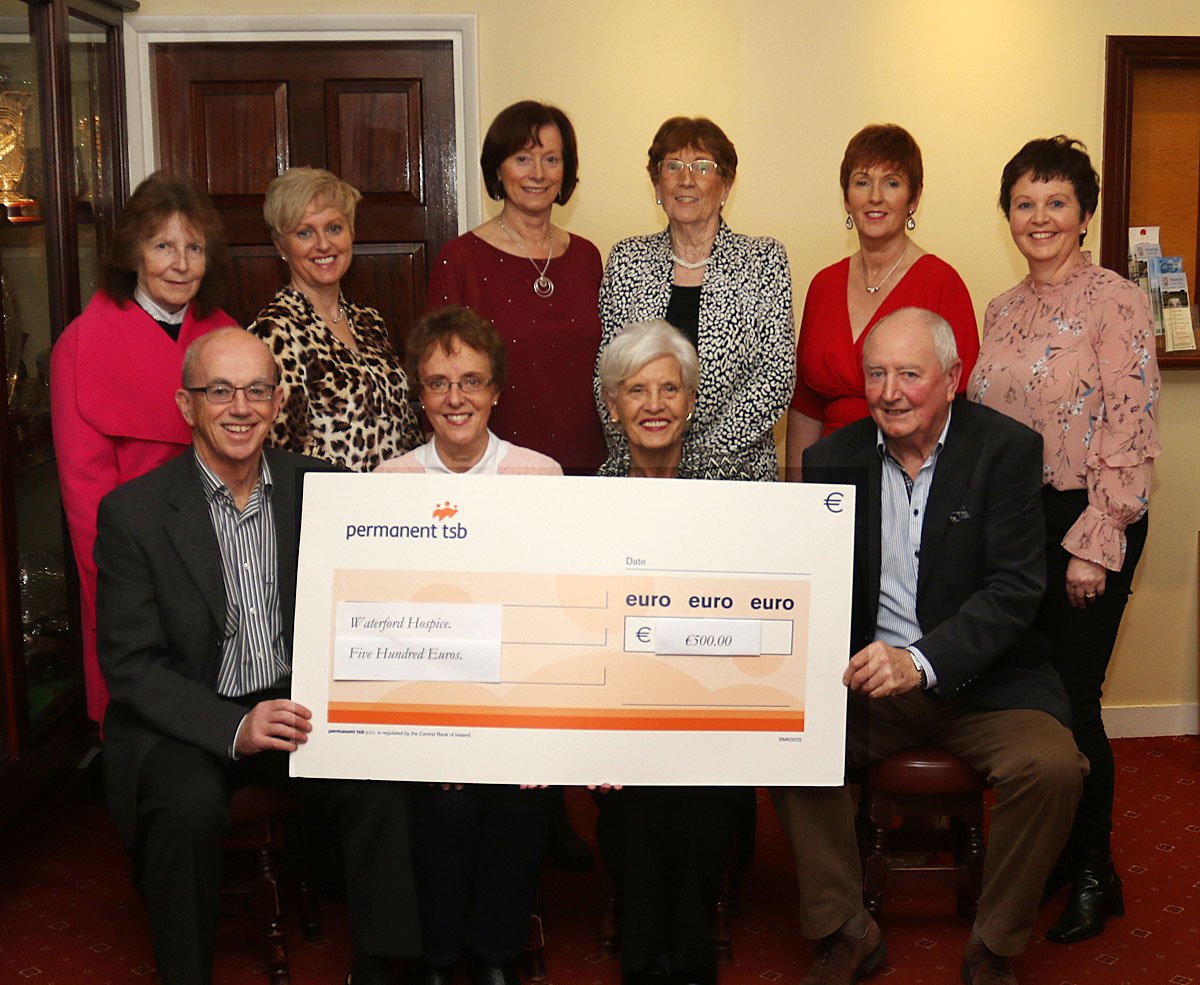 Members of the Clarepersons Association Organizing Committee pictured presenting a cheque for €500 to Waterford Hospice being part of the proceeds from their recent golf outing plus dinner at Tramore Golf Club.
