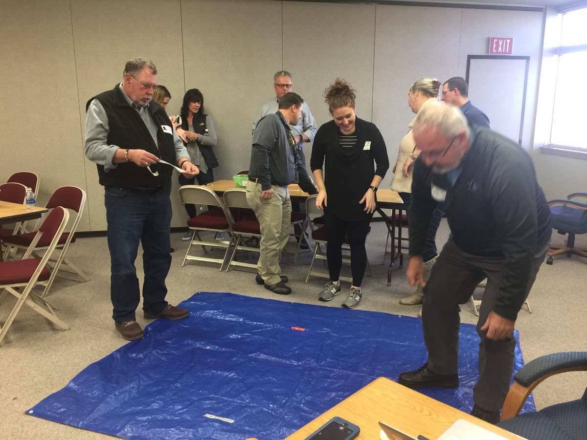 lauranylen's tweet photo. DuPage ROE #dupagetech learning together about growth mindset vs fixed mindset @FeketeEDU @WickedEdTech @MrsWilsonNV @EdTechTania @biztechtchr #FutureReady204 @allandavenport https://t.co/xrESoUKd2b