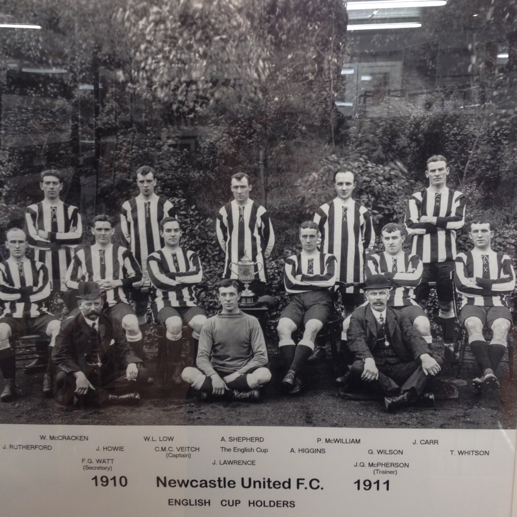 BillCorcoran5's tweet photo. Great pictures in North East Art Collective @NorthEastArtCol and helping @nufcfoodbank with art for sale and auction. Bids to me for the original "I Daniel Blake" piece by @Serann_art Currently £350....it's worth ten times that!! https://t.co/8553XxpBU1