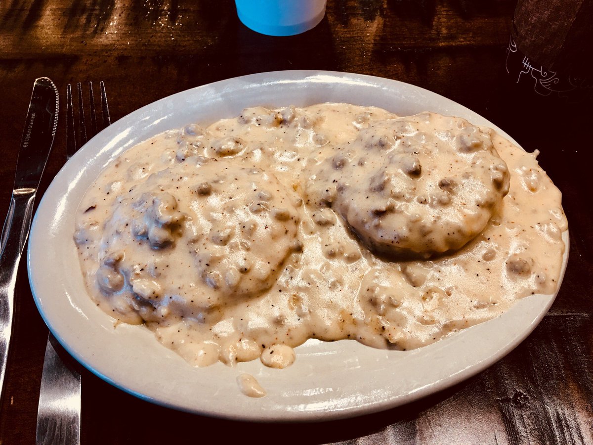 HRRockStar1's tweet photo. Delicious new culinary discoveries! #biscuit #maplestreet #darkbark #breakfastforlunch @MapleStreetBisc https://t.co/fjtLOborWX