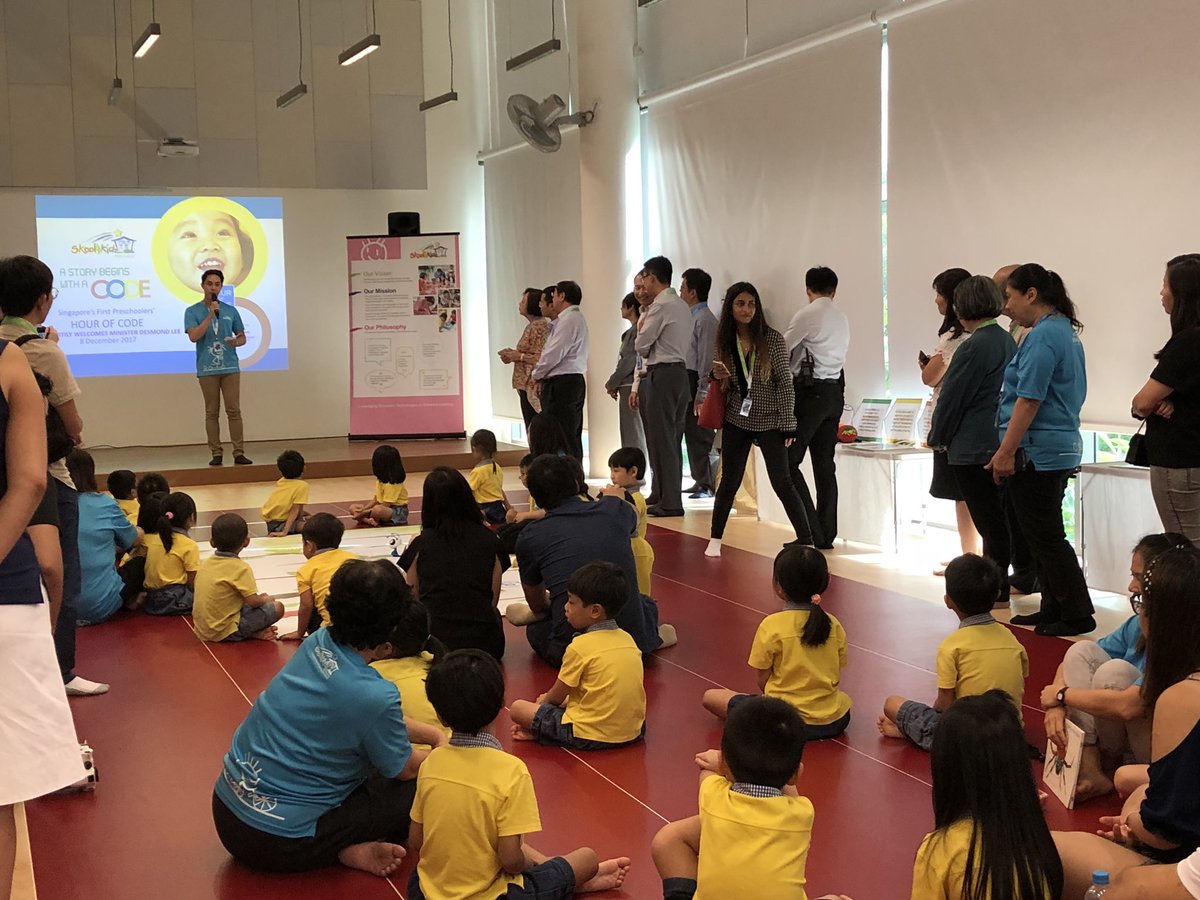 hourofcodesg's tweet photo. More than 250 preschoolers across 13 centres participated in the First HOC for preschoolers in Singapore! Mr Desmond Lee, Minister for Social and Family Development and Second Minister for National Development officiated the HOC today at Skool4Kidz Campus @Yishun. #hourofcode https://t.co/RSu026M91O