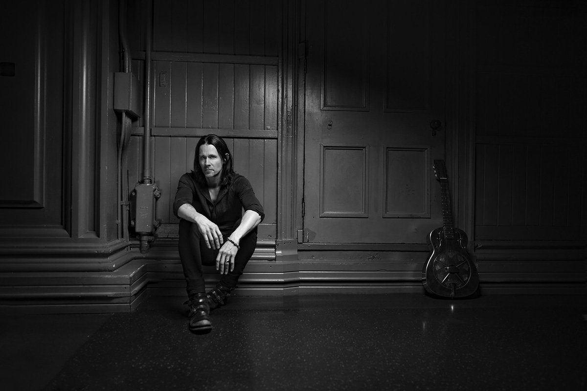 Myles Kennedy launches a video for Year Of The Tiger – the title track from the Alter Bridge frontman’s upcoming solo album: goo.gl/oRkcTP
